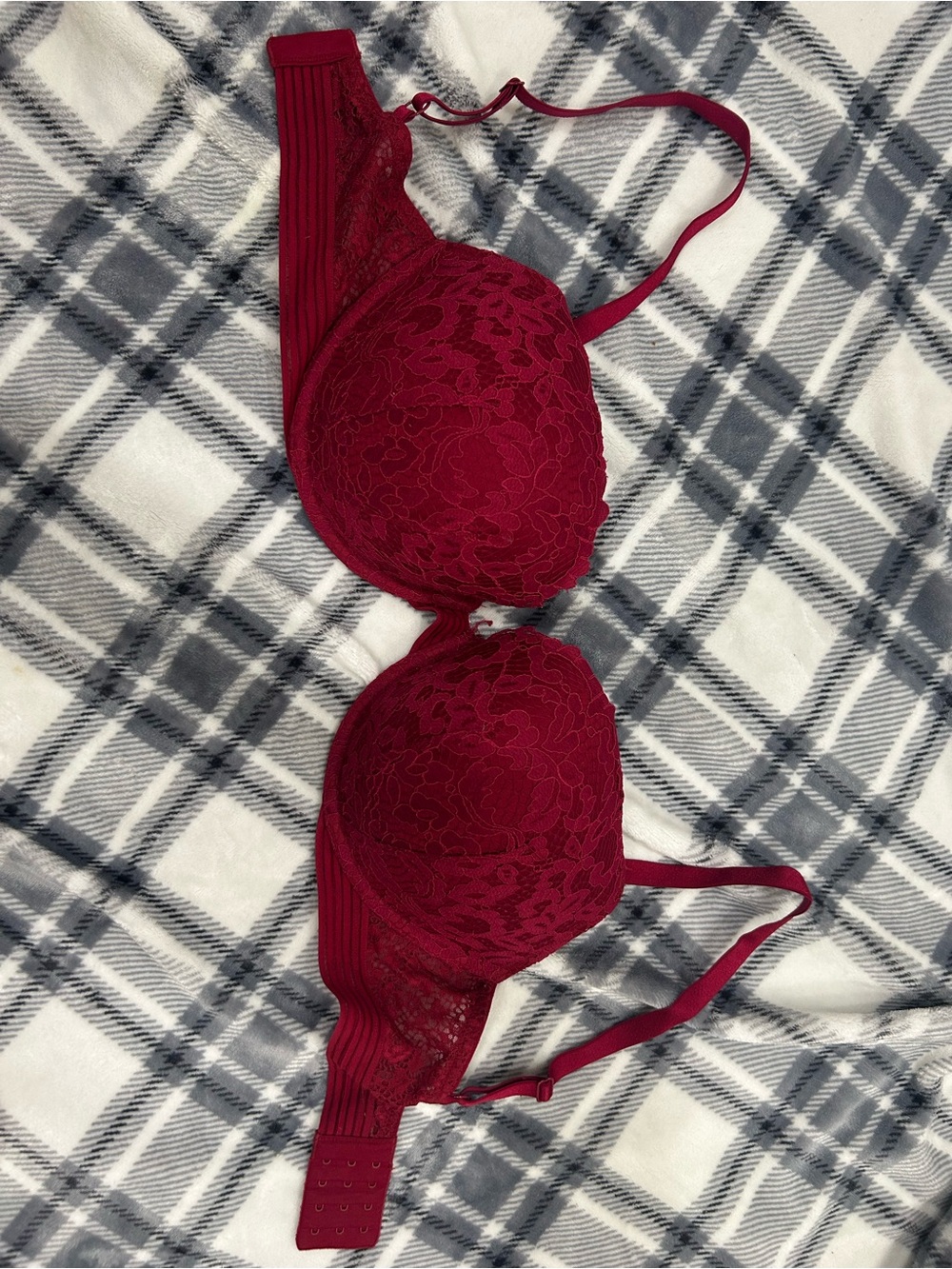 Lace Push-Up Bra in Deep Red